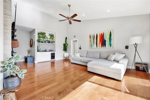 $4,375 | 14245 Dickens Street, Sherman Oaks, CA 91423