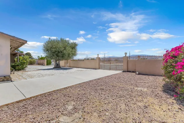 $699,000 | 1880 Sharon Road, Palm Springs, CA 92262