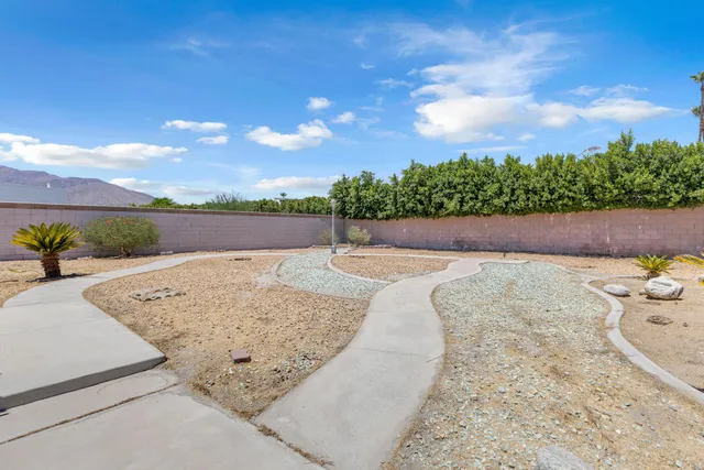 $699,000 | 1880 Sharon Road, Palm Springs, CA 92262
