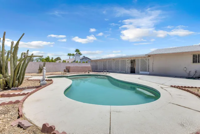 $699,000 | 1880 Sharon Road, Palm Springs, CA 92262