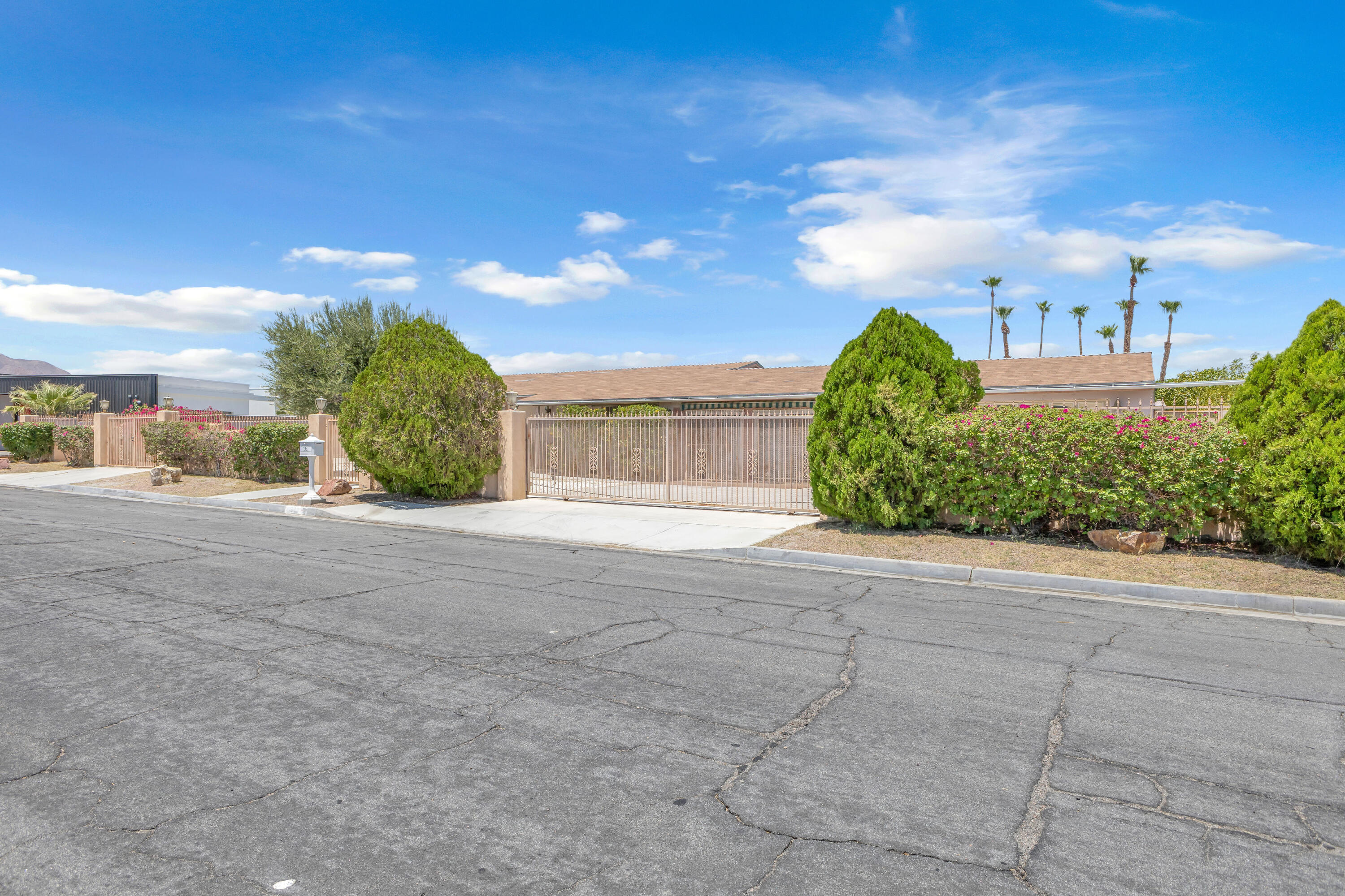 1880 Sharon Road Palm Springs, CA 92262 - Photo 6 of 55 IMG_8972