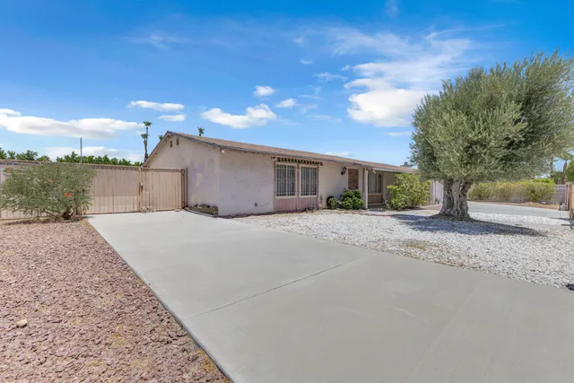 $699,000 | 1880 Sharon Road, Palm Springs, CA 92262