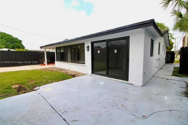 $535,000 | 3611 Northeast 17th Avenue, Pompano Beach, FL 33064