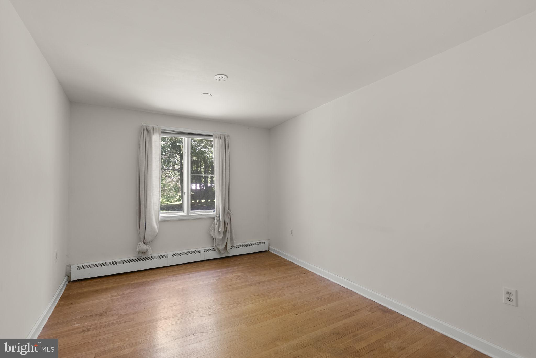 4376 Rte 97 Avenue Brookeville, MD 20833 - Photo 21 of 70 Bedroom 2