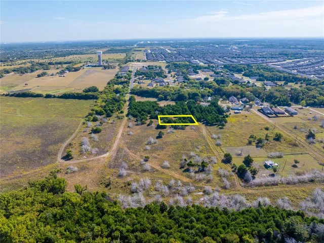 $31,900 | 124 Overhill Drive, Glenn Heights, TX 75154