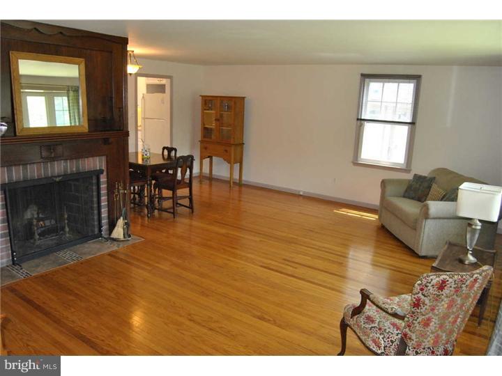1613 Church Road Oreland, PA 19075 - Photo 3 of 13 Living Room