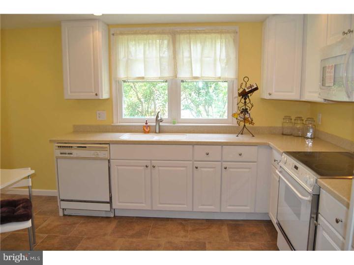 1613 Church Road Oreland, PA 19075 - Photo 4 of 13 Kitchen