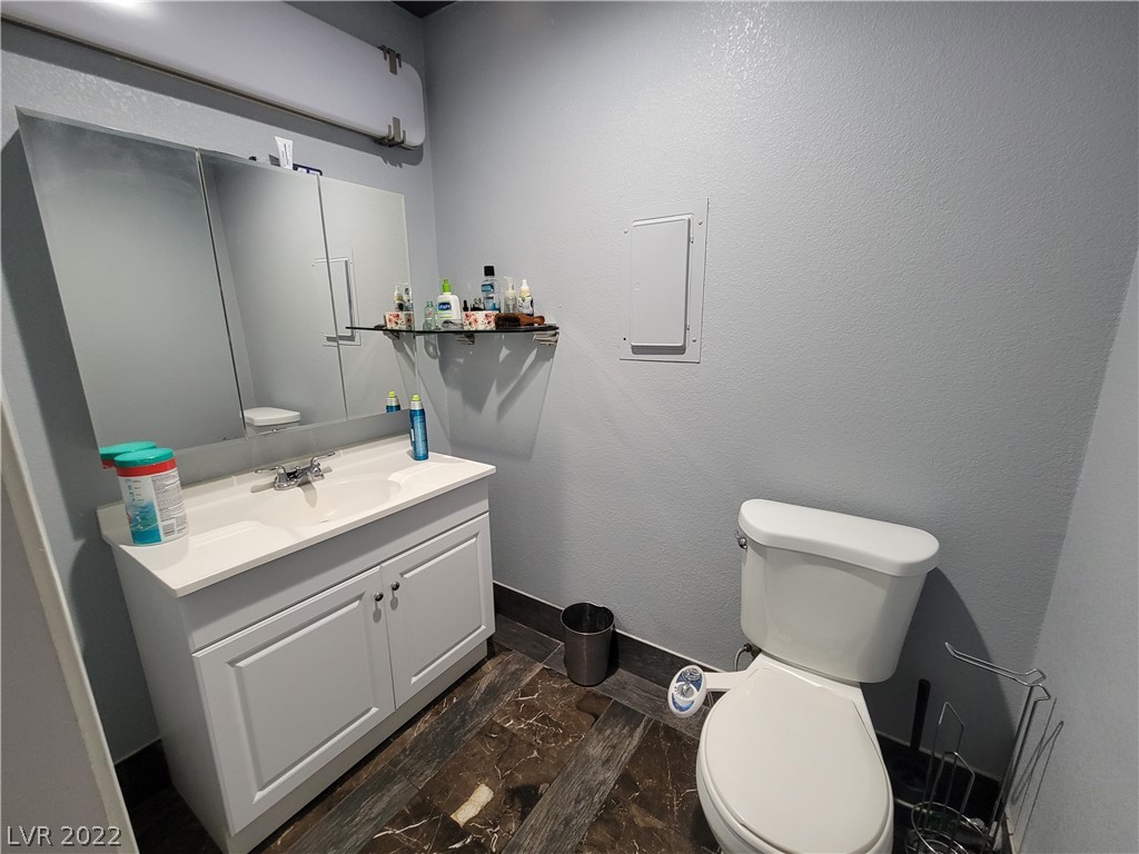350 East Desert Inn Road, Unit H203 Las Vegas, NV 89109 - Photo 14 of 16 Gallery Image 14