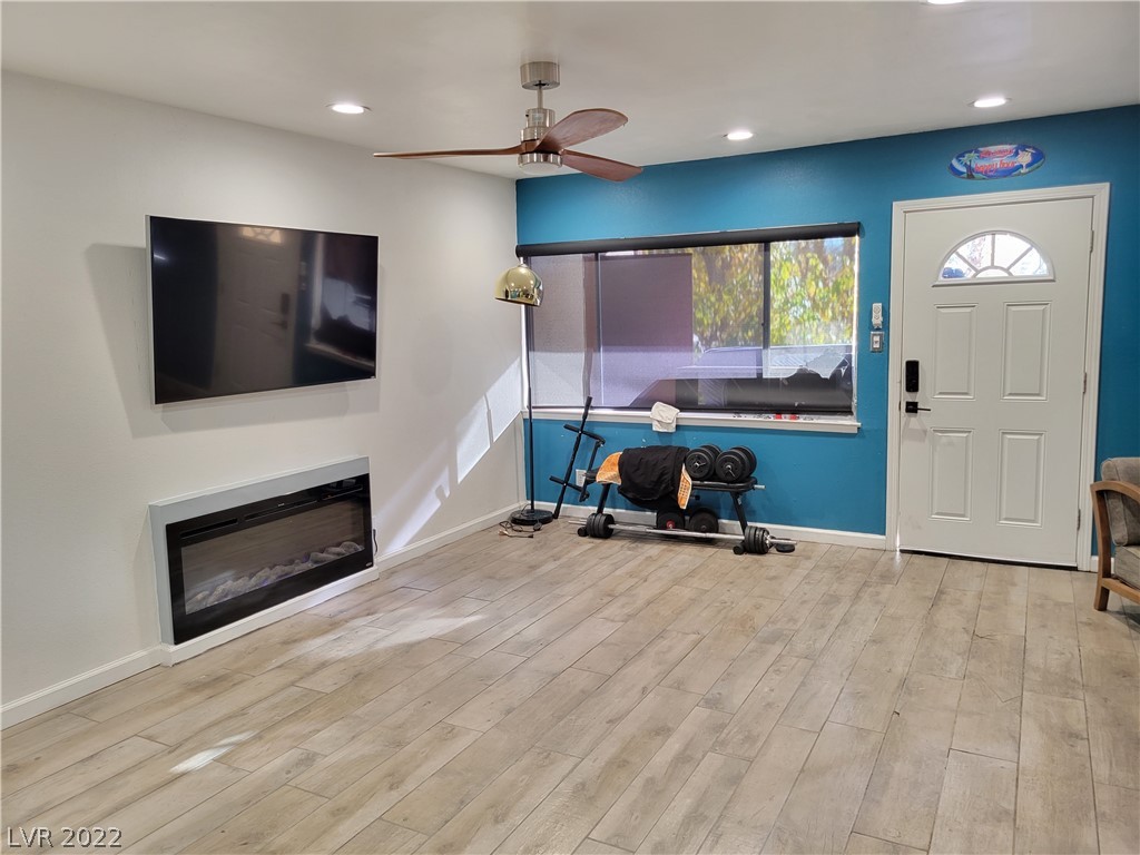 350 East Desert Inn Road, Unit H203 Las Vegas, NV 89109 - Photo 6 of 16 Gallery Image 6
