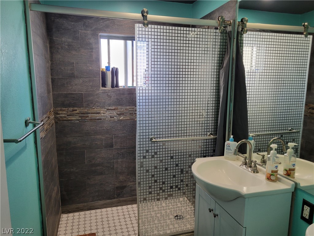 350 East Desert Inn Road, Unit H203 Las Vegas, NV 89109 - Photo 10 of 16 Gallery Image 10