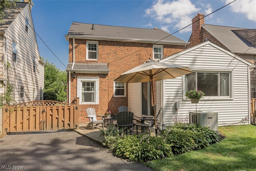 3894 Bushnell Road Cleveland, OH 44118 - Photo 2 of 35 Gallery Image 2