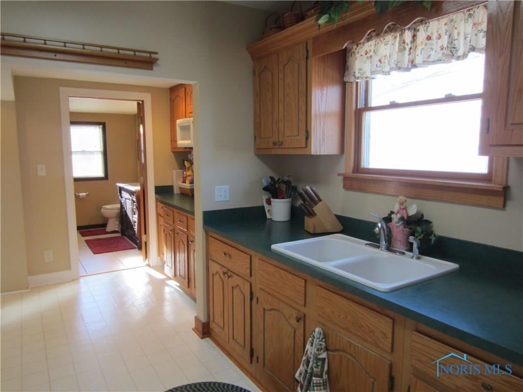 4905 Douglas Road Toledo, OH 43613 - Photo 8 of 29 Gallery Image 8