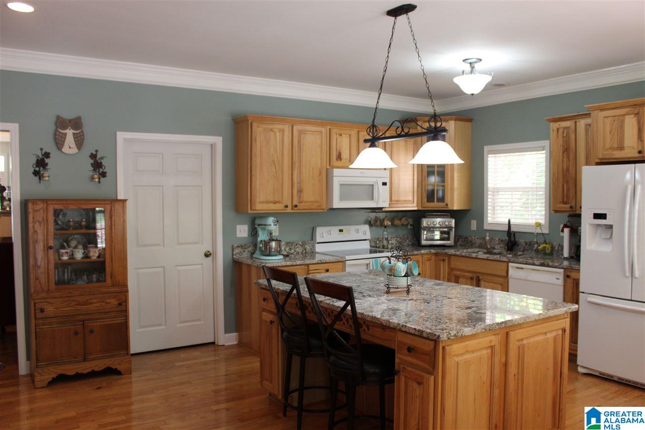 341 Hollys Lane Riverside, AL 35135 - Photo 5 of 37