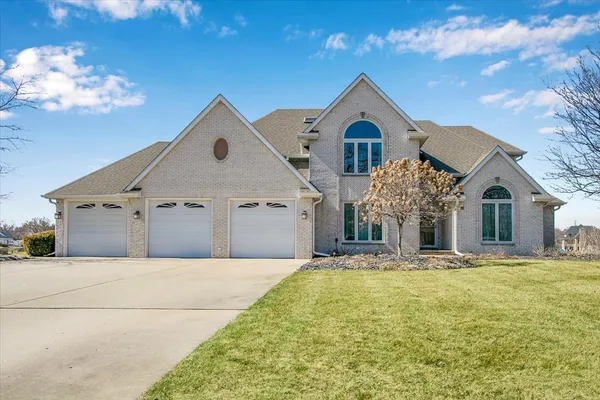 $679,000 | 24016 South Countryside Drive, Minooka, IL 60447
