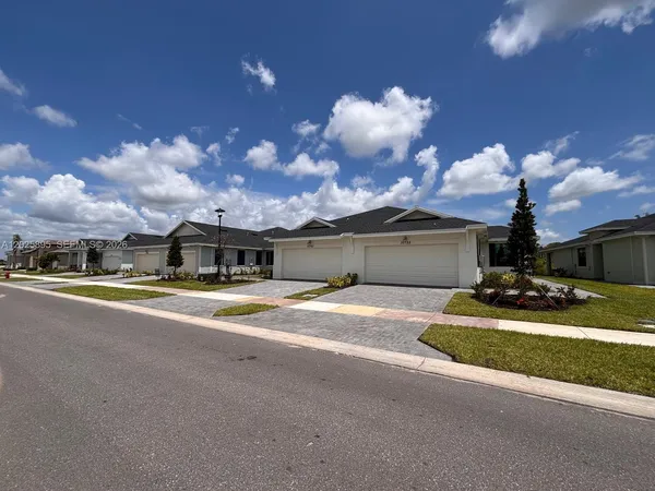 $3,200 | 10755 Northwest Wilgrove Lane, Unit 10755, Port St. Lucie, FL 34987