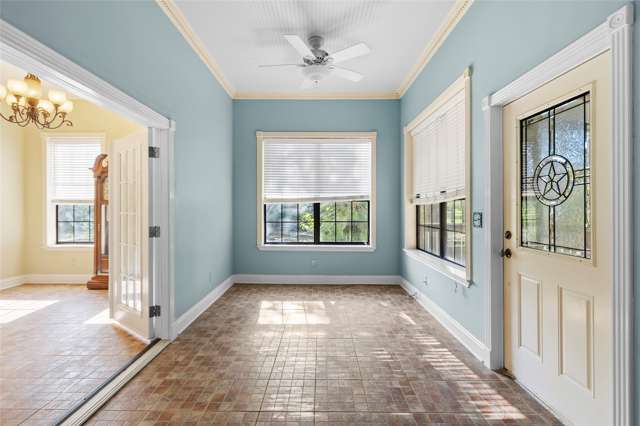 29315 Stockdick Road Katy, TX 77493 - Photo 7 of 50 a view of hallway with windows