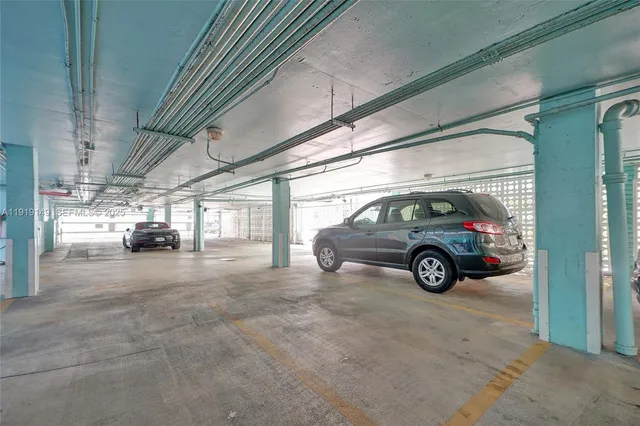 $329,000 | 701 Collins Avenue, Unit 3B, Miami Beach, FL 33139