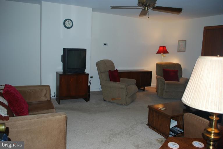 8710 Dangerfield Road Clinton, MD 20735 - Photo 6 of 30 Living Room