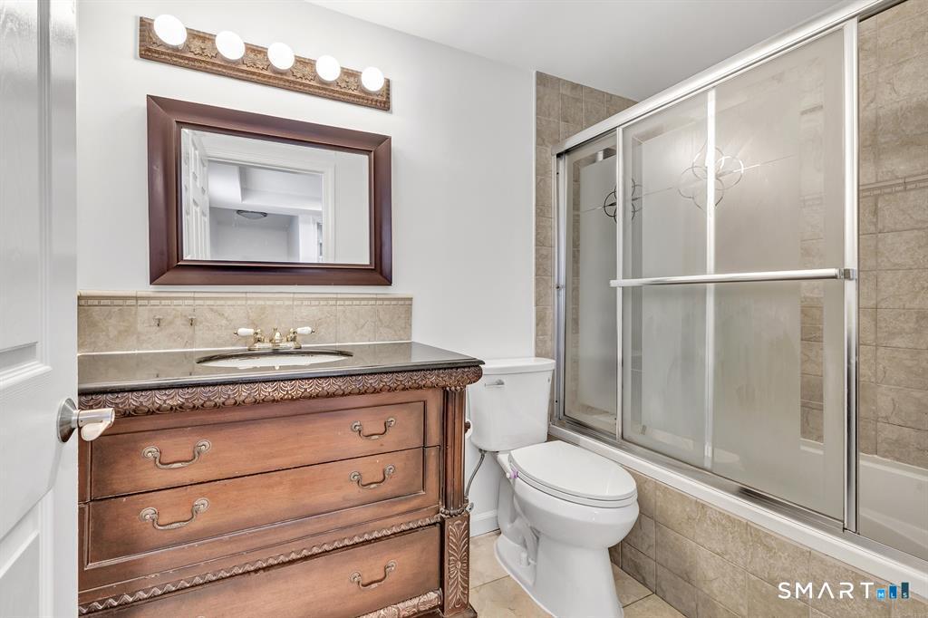 171 Henderson Road Fairfield, CT 06824 - Photo 23 of 37