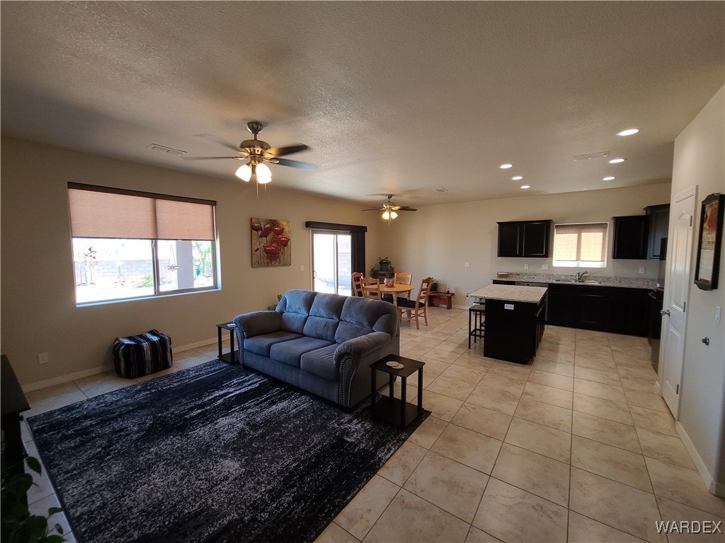 5398 Eagle View Road Kingman, AZ 86409 - Photo 10 of 60 Great Room