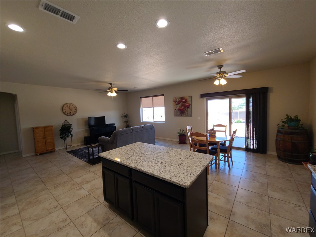 5398 Eagle View Road Kingman, AZ 86409 - Photo 17 of 60 Great Room