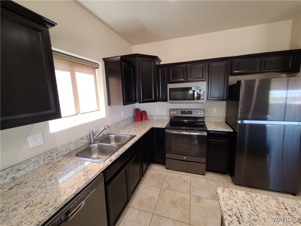 5398 Eagle View Road Kingman, AZ 86409 - Photo 18 of 60 Kitchen
