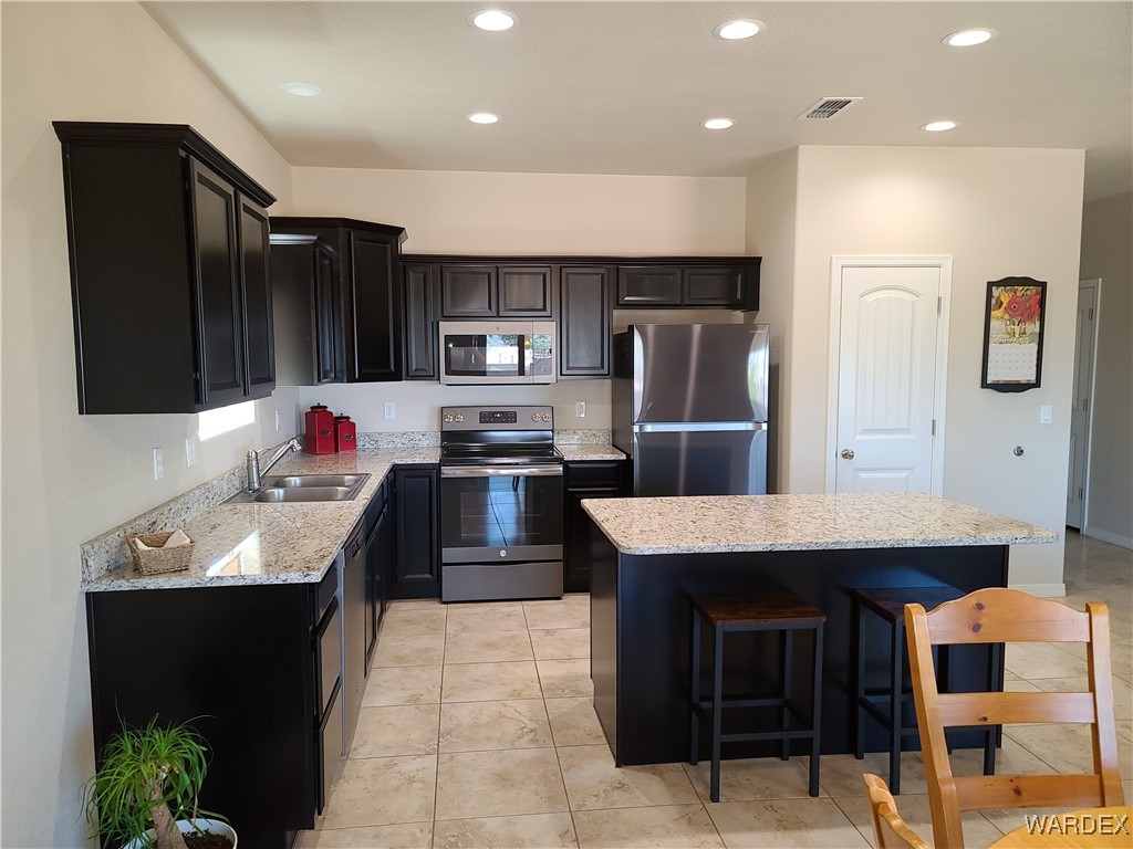 5398 Eagle View Road Kingman, AZ 86409 - Photo 20 of 60 Kitchen