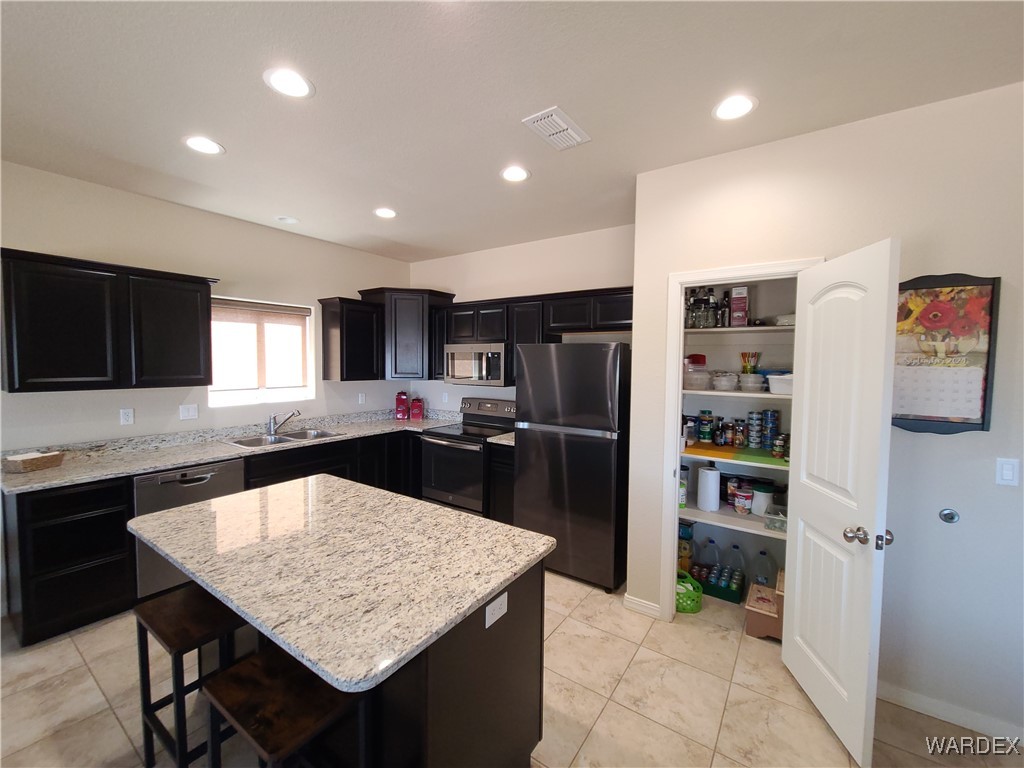 5398 Eagle View Road Kingman, AZ 86409 - Photo 24 of 60 Kitchen