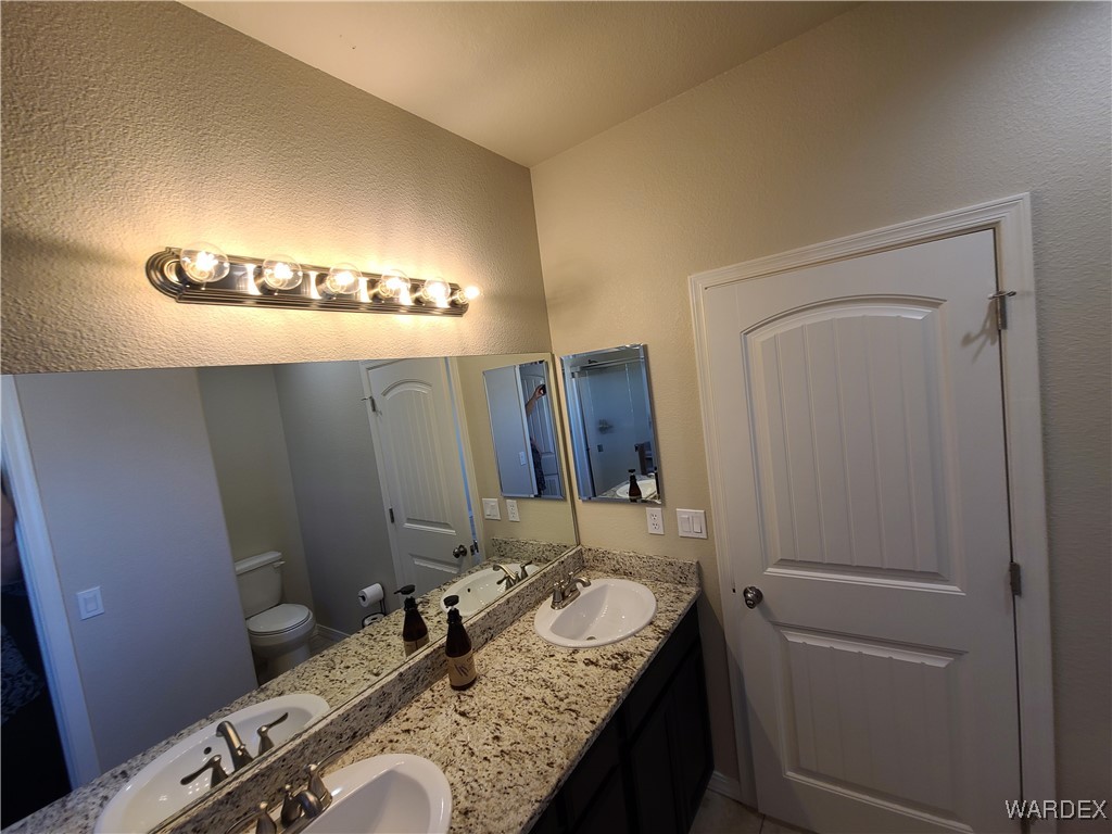 5398 Eagle View Road Kingman, AZ 86409 - Photo 45 of 60 Master Bathroom