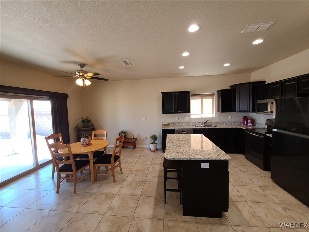 5398 Eagle View Road Kingman, AZ 86409 - Photo 7 of 60 Kitchen????????????????????????????????