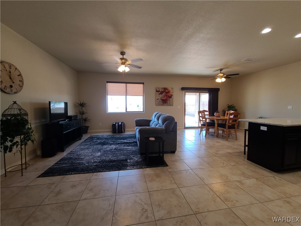 5398 Eagle View Road Kingman, AZ 86409 - Photo 8 of 60 Living Room