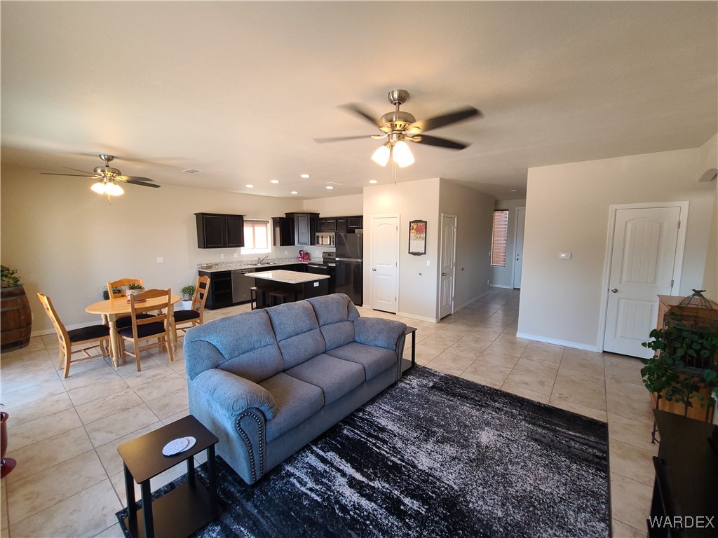 5398 Eagle View Road Kingman, AZ 86409 - Photo 9 of 60 Great Room