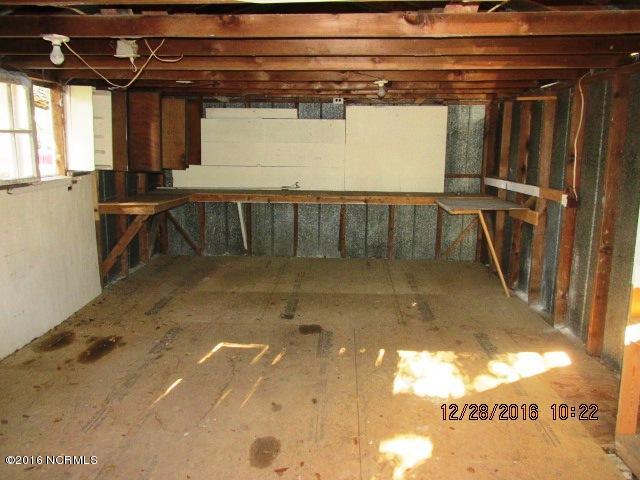 357 Shell Road Atlantic, NC 28511 - Photo 13 of 16 357 Shell Detached Garage Interior