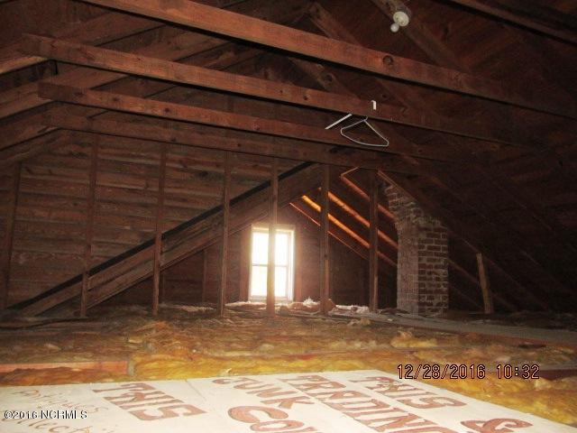 357 Shell Road Atlantic, NC 28511 - Photo 14 of 16 357 Shell Attic
