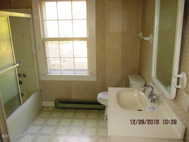 357 Shell Road Atlantic, NC 28511 - Photo 10 of 16 357 Shell Bathroom
