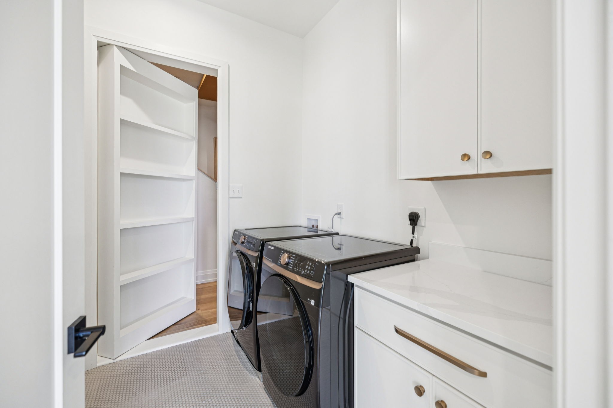 1323 Harding Place Nashville, TN 37215 - Photo 55 of 95