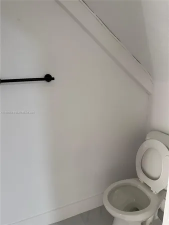 $2,100 | 6625 West 4th Avenue, Unit 204, Hialeah, FL 33012