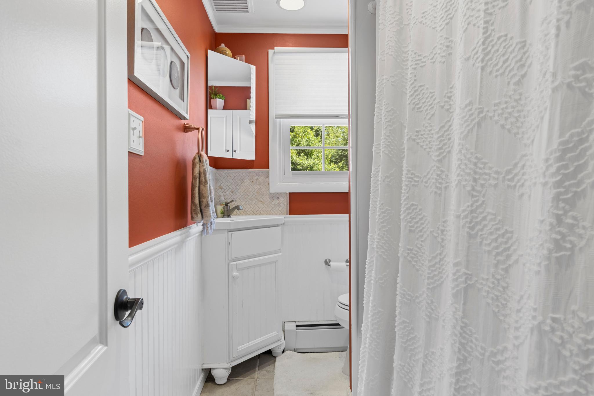104 Spring Road Malvern, PA 19355 - Photo 17 of 34 Full Hall Bathroom with tub/shower combo