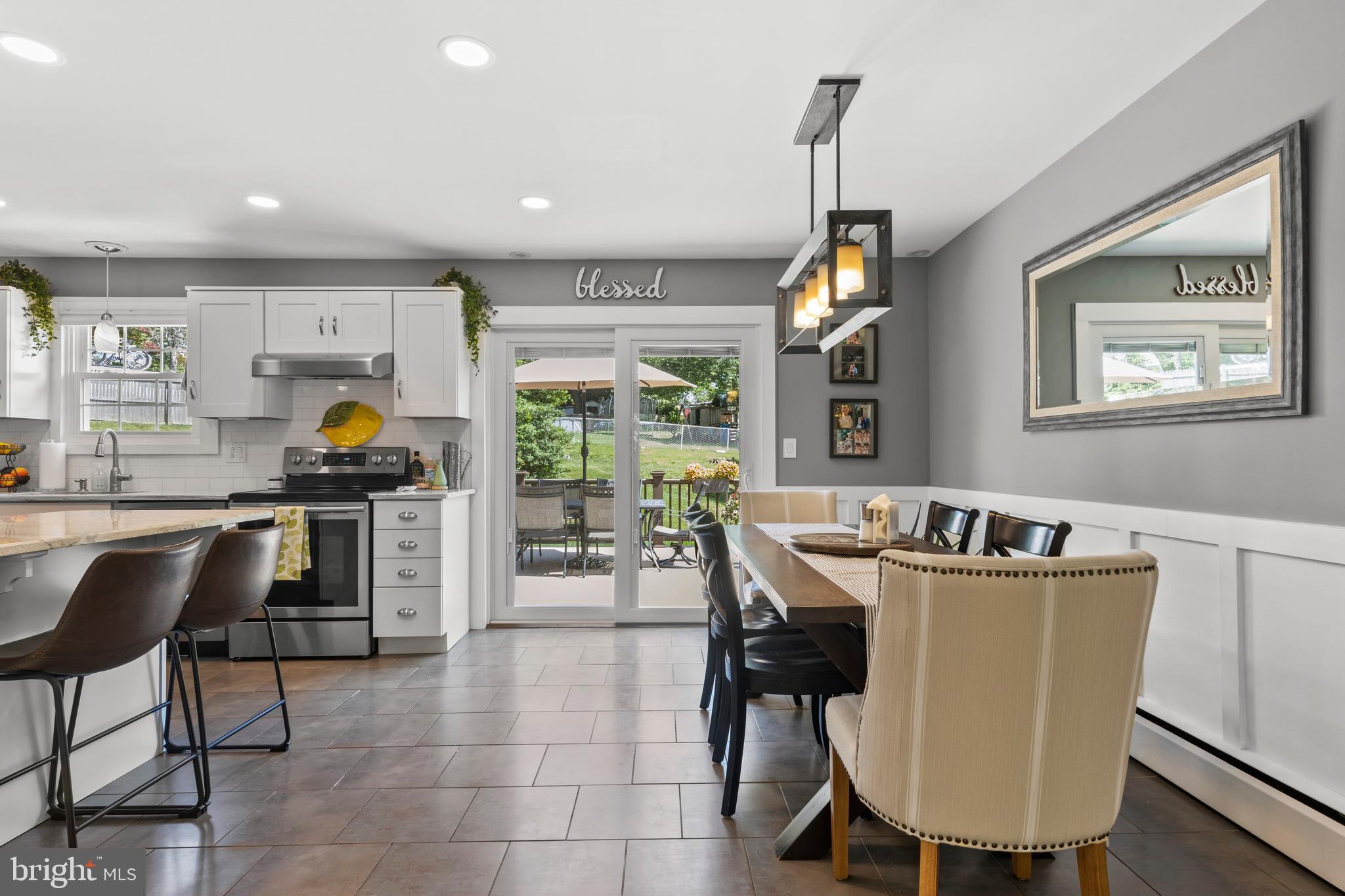 104 Spring Road Malvern, PA 19355 - Photo 4 of 34 Enhanced millwork