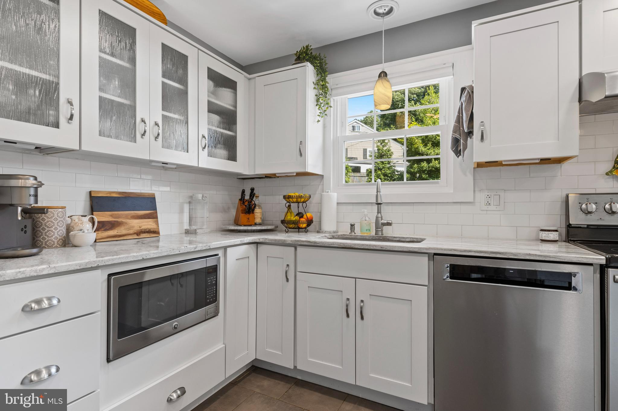 104 Spring Road Malvern, PA 19355 - Photo 10 of 34 Ample counter space