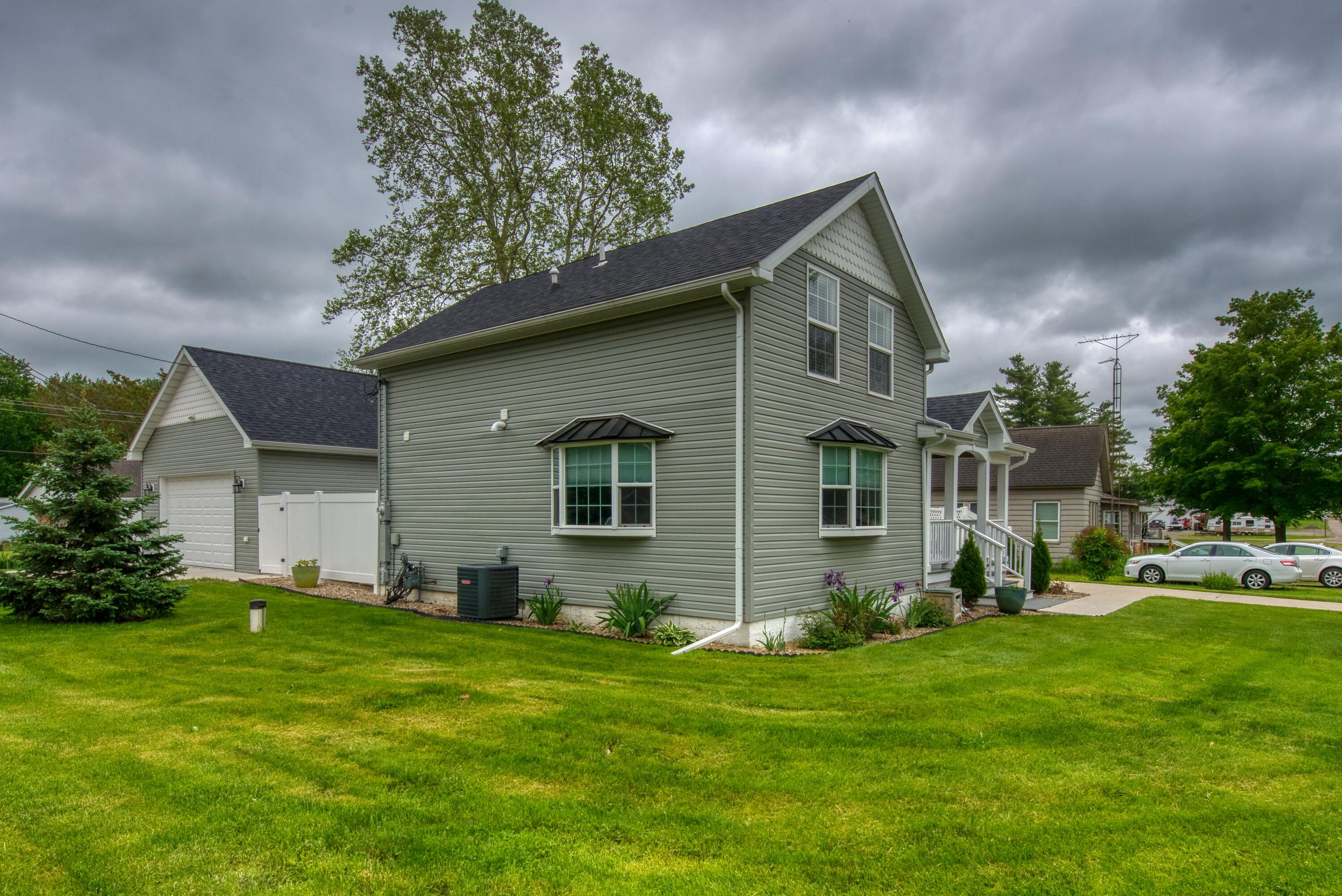 211 George Street Galien, MI 49113 - Photo 23 of 32 211 George Galien MI21