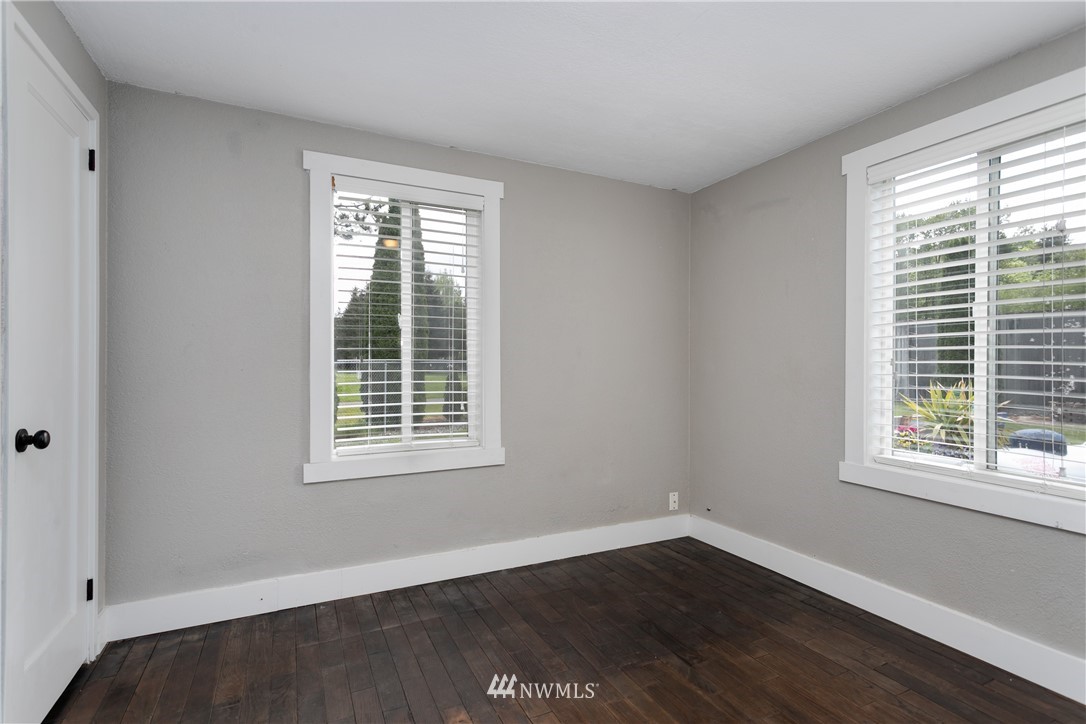 3705 Southeast 6th Street Renton, WA 98058 - Photo 14 of 30 Gallery Image 14