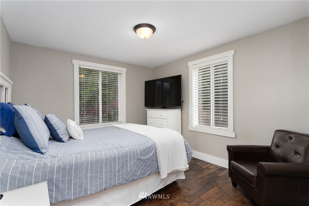 3705 Southeast 6th Street Renton, WA 98058 - Photo 10 of 30 Gallery Image 10