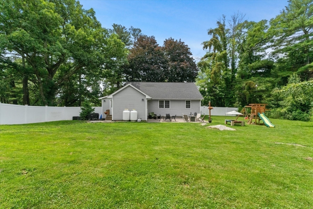 11 Mendon Road Northbridge, MA 01534 - Photo 33 of 42
