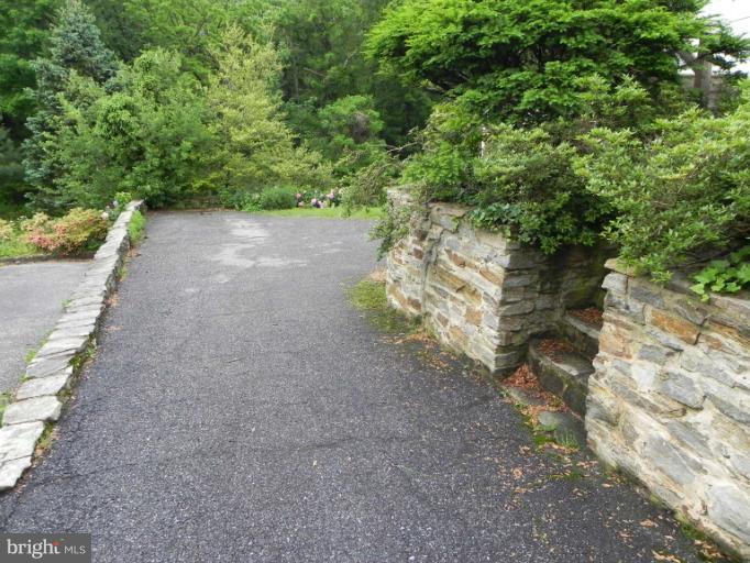 1210 Lake Falls Road Baltimore, MD 21210 - Photo 22 of 26 Driveway to garage