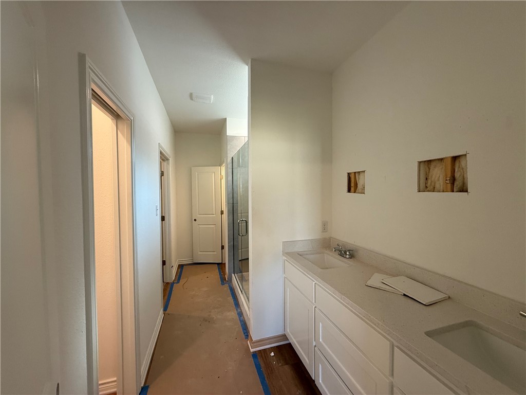 3502 Dill Court Bryan, TX 77803 - Photo 5 of 11 Primary bath