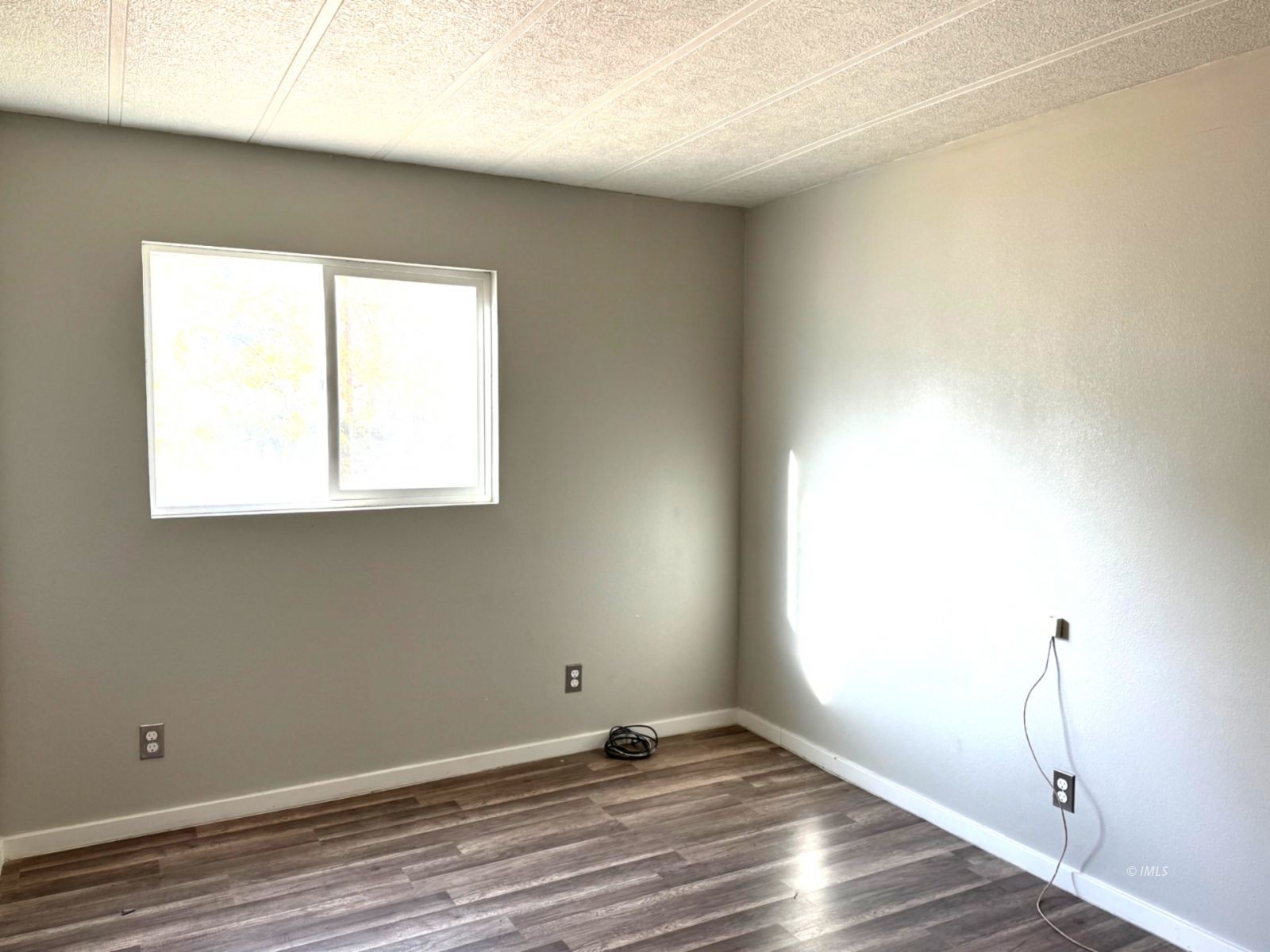 464 Bartell Road, Unit 1 Big Pine, CA 93513 - Photo 7 of 10 2nd Bedroom