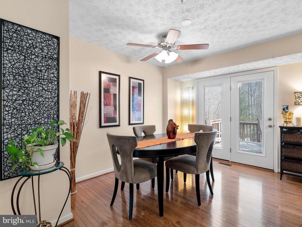 2540 Summers Ridge Drive Odenton, MD 21113 - Photo 3 of 37 Gleaming hardwoods
