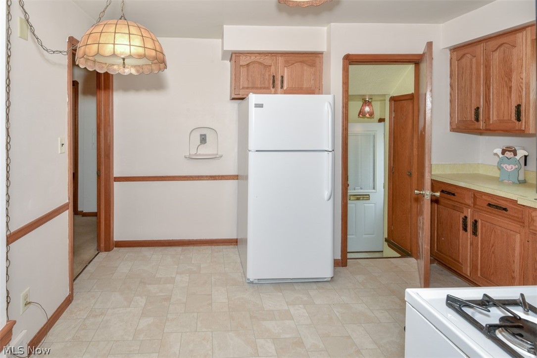 6308 Ackley Road Parma, OH 44129 - Photo 7 of 34