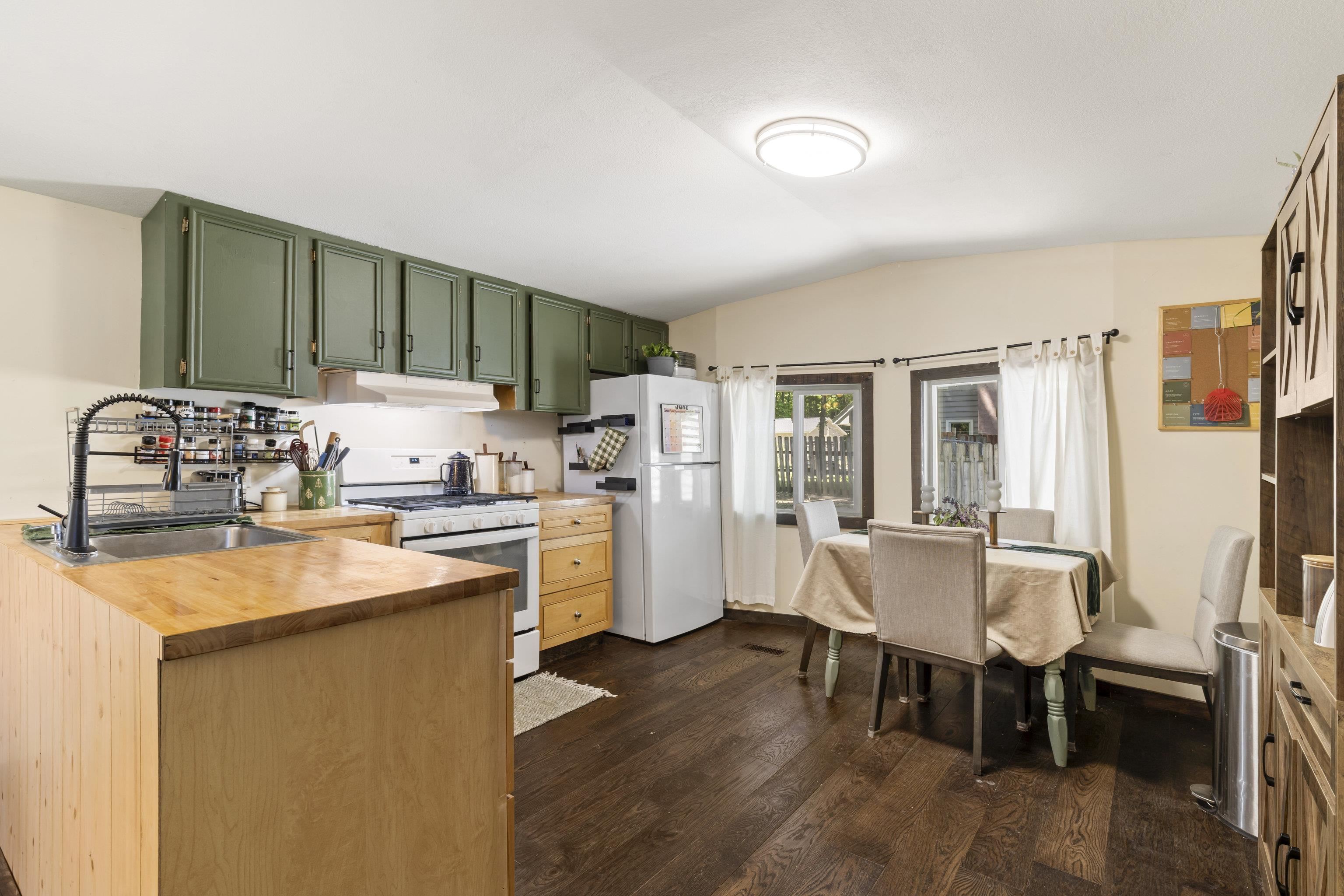 9077 Homestead Road Benzonia, MI 49616 - Photo 5 of 16